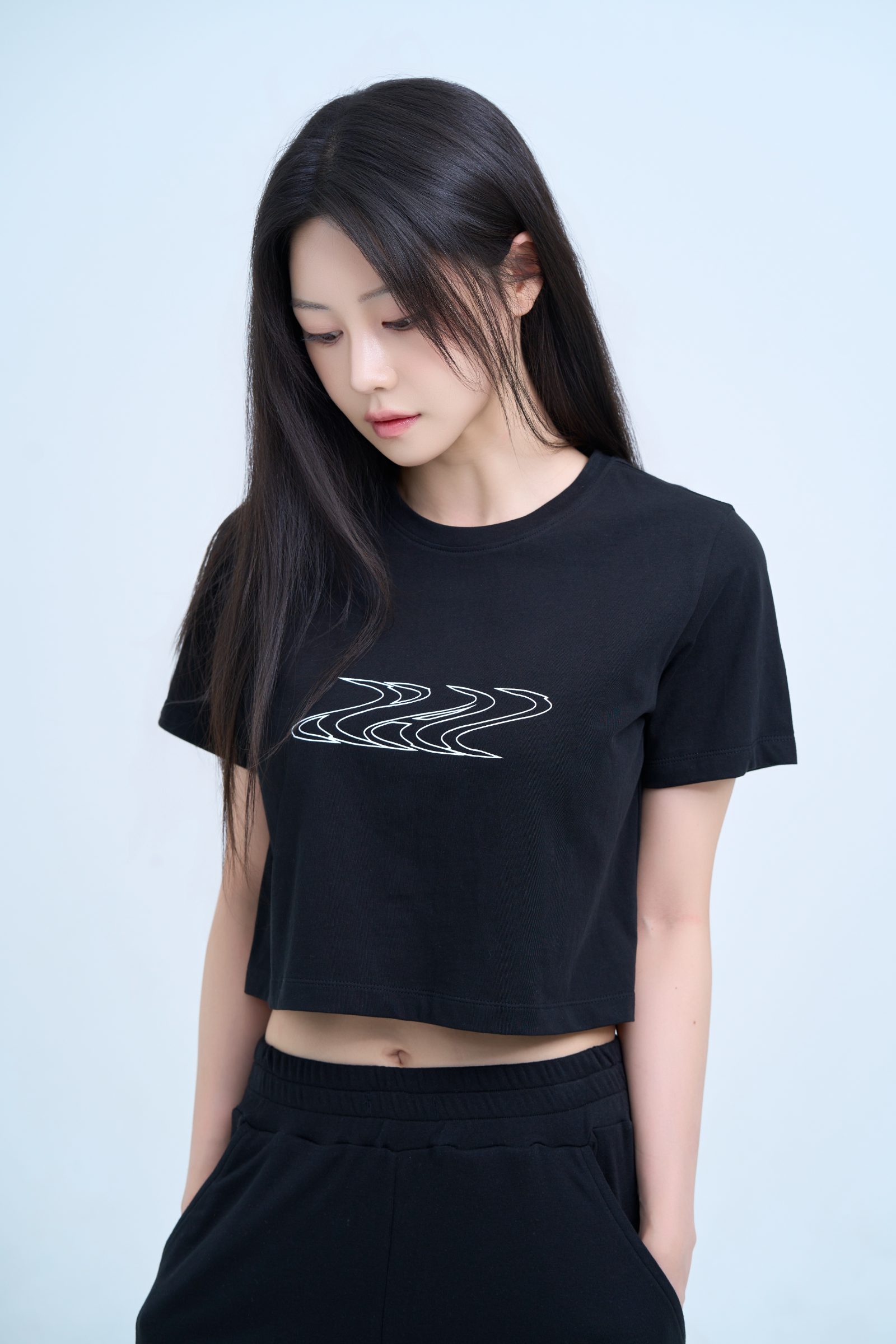 πππ Women Signature Logo Crop T-shirt - Black 2