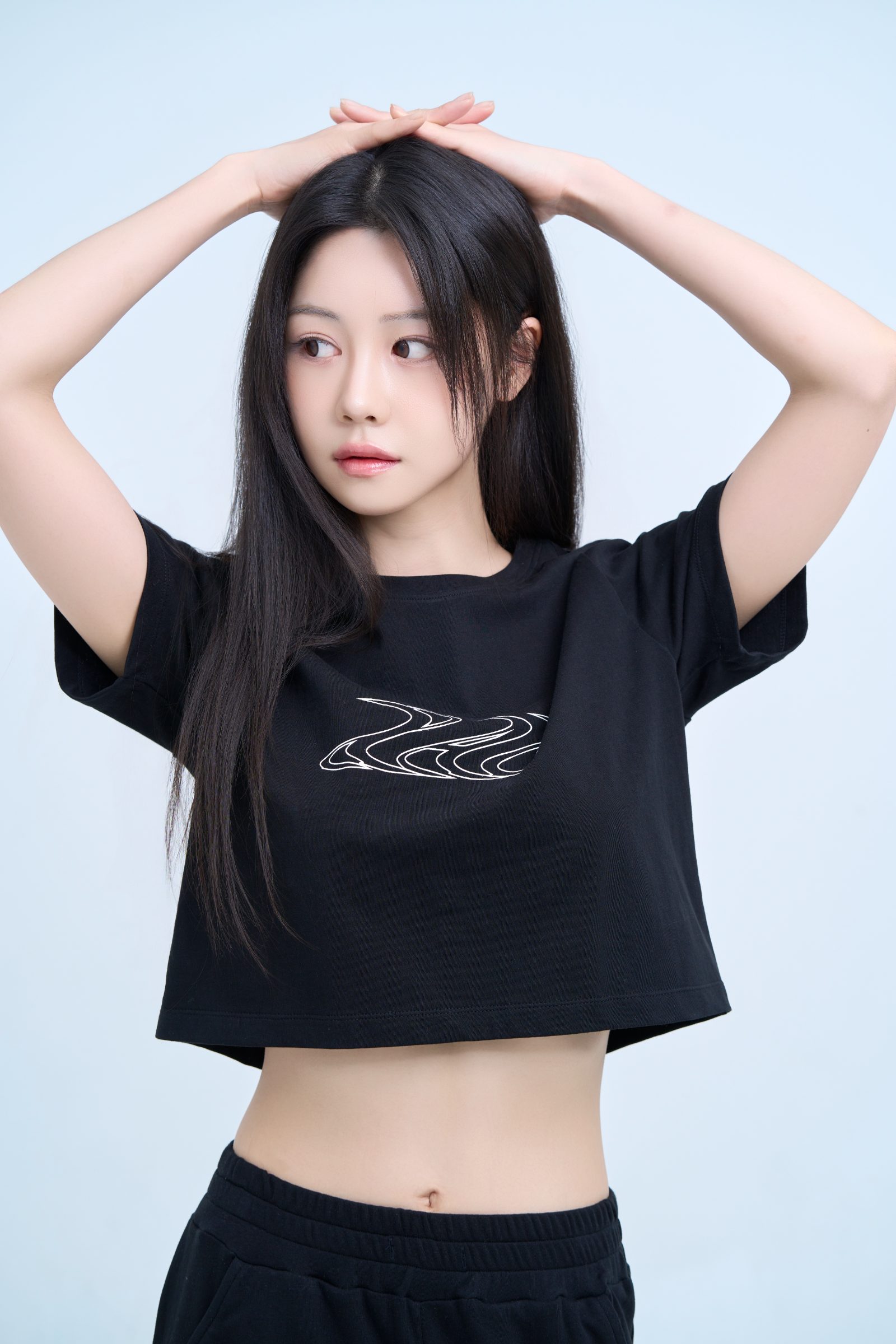 πππ Women Signature Logo Crop T-shirt - Black 3