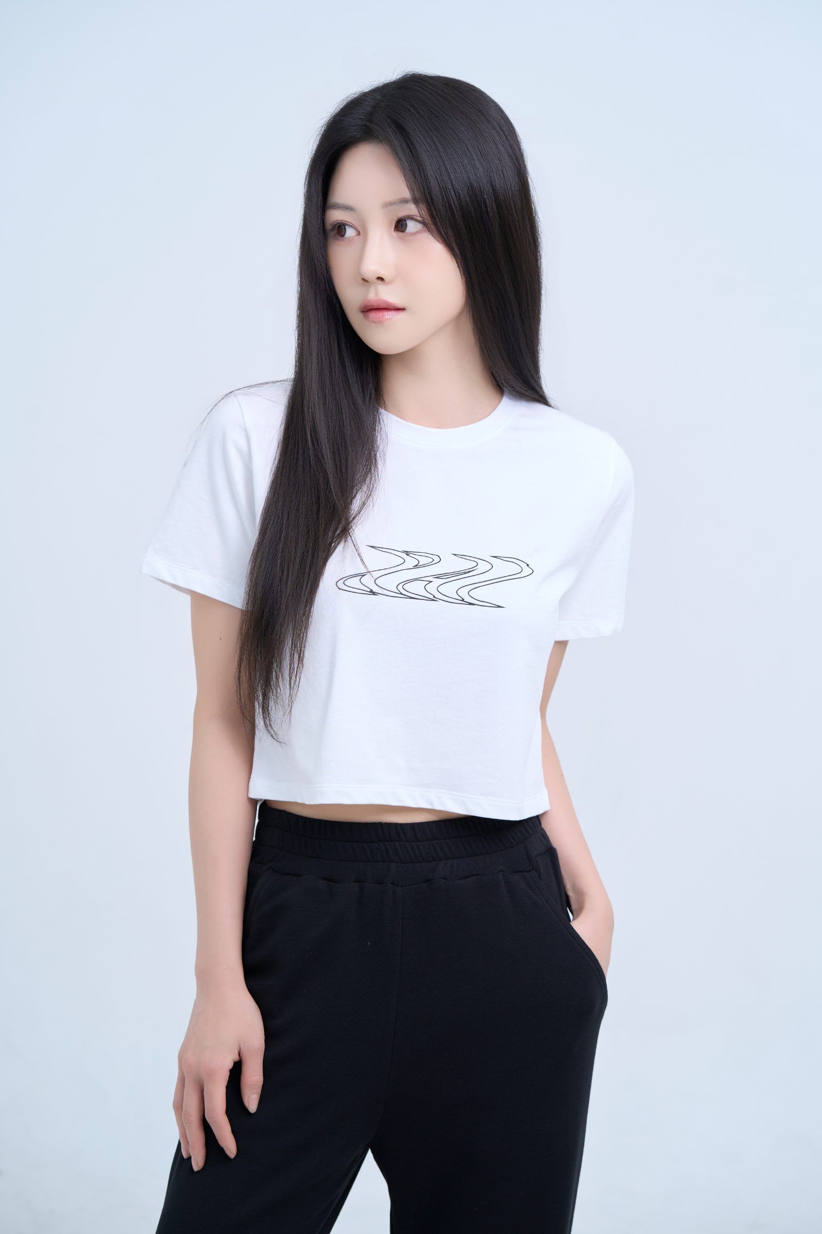 πππ Women Signature Logo Crop T-shirt - White 1