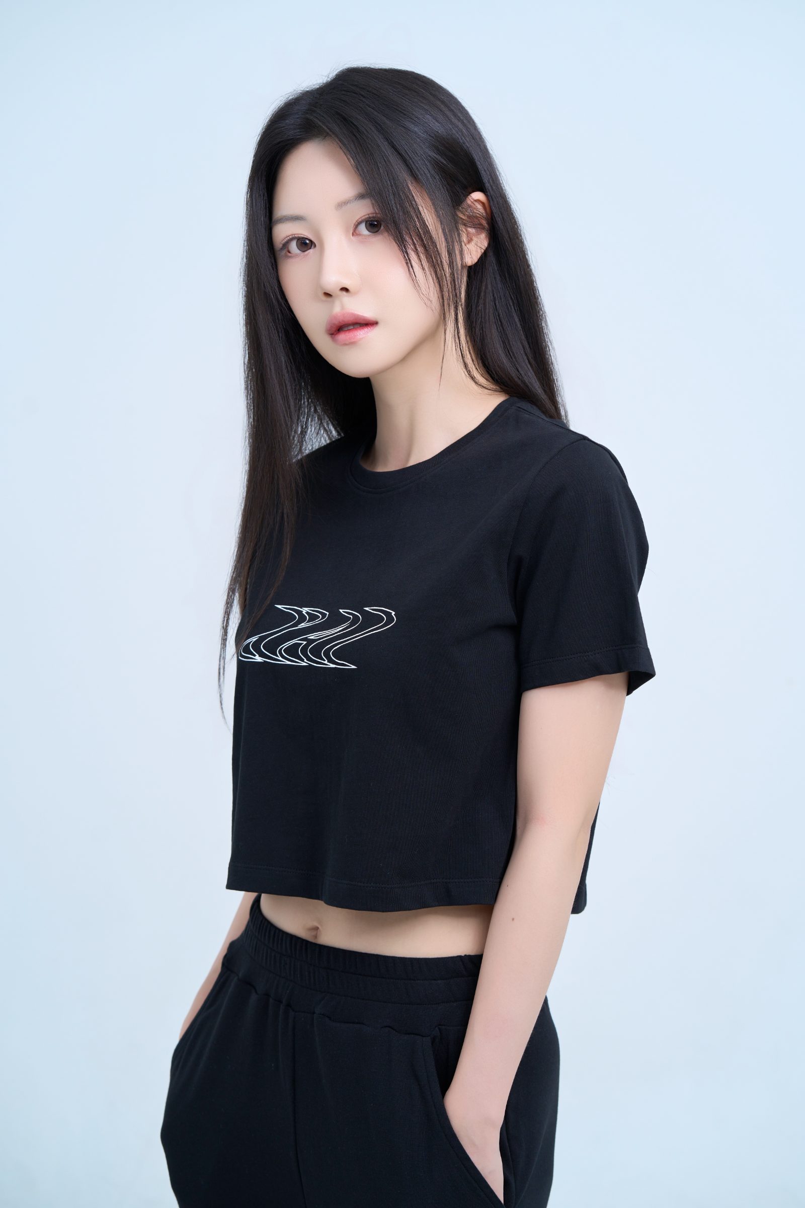 πππ Women Signature Logo Crop T-shirt - Black 1