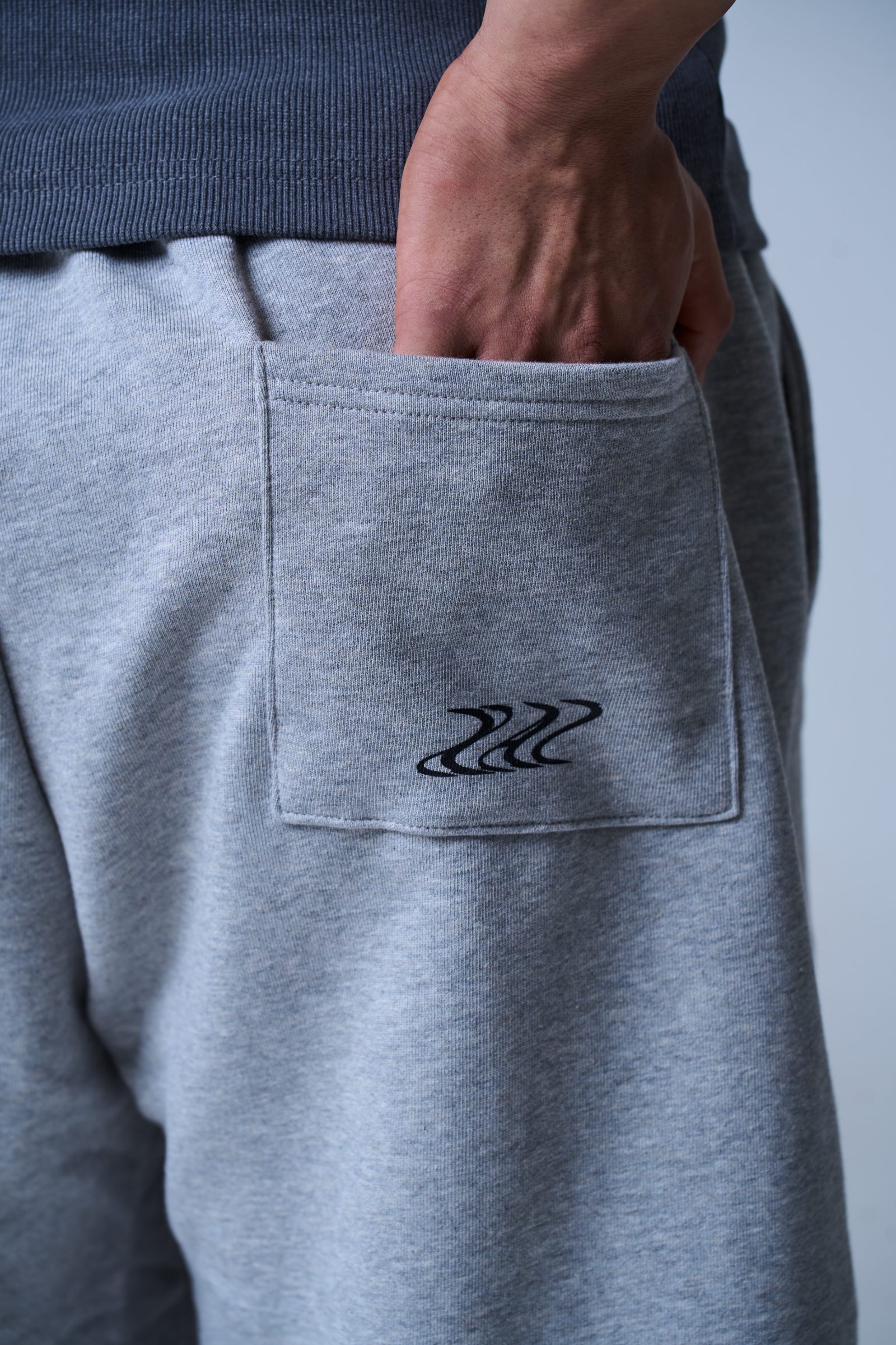 XAI Back Pocket Point Logo Bermuda Pants - Grey Melange 4